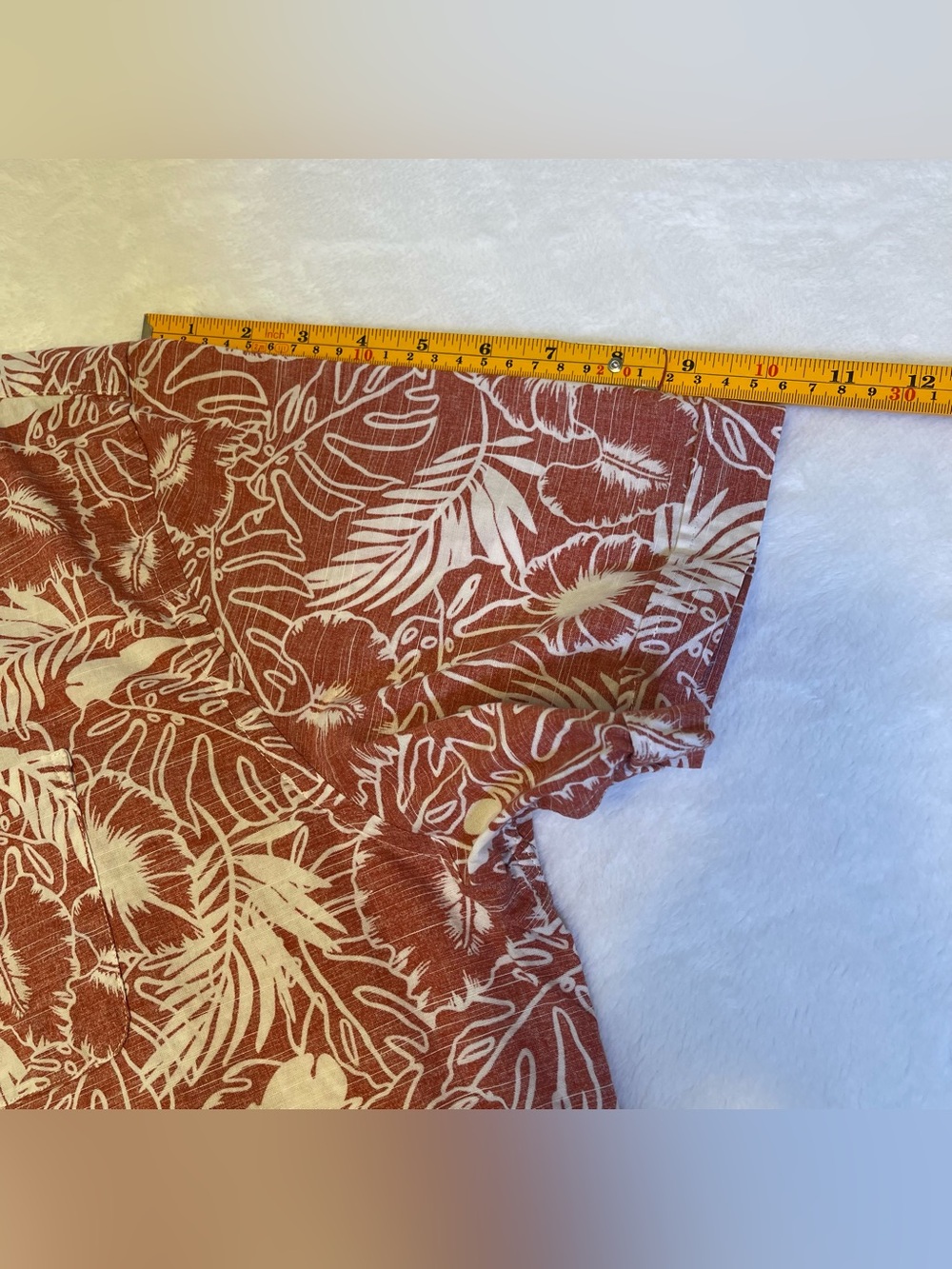Van Heusen Men’s XL (17-17 1/2) Red & White Tropical Print Button-Down Shirt - Picture 8 of 8